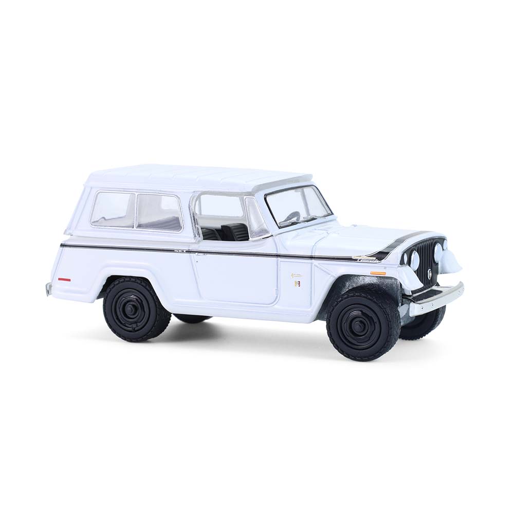 Jeepster Commando - 纯白