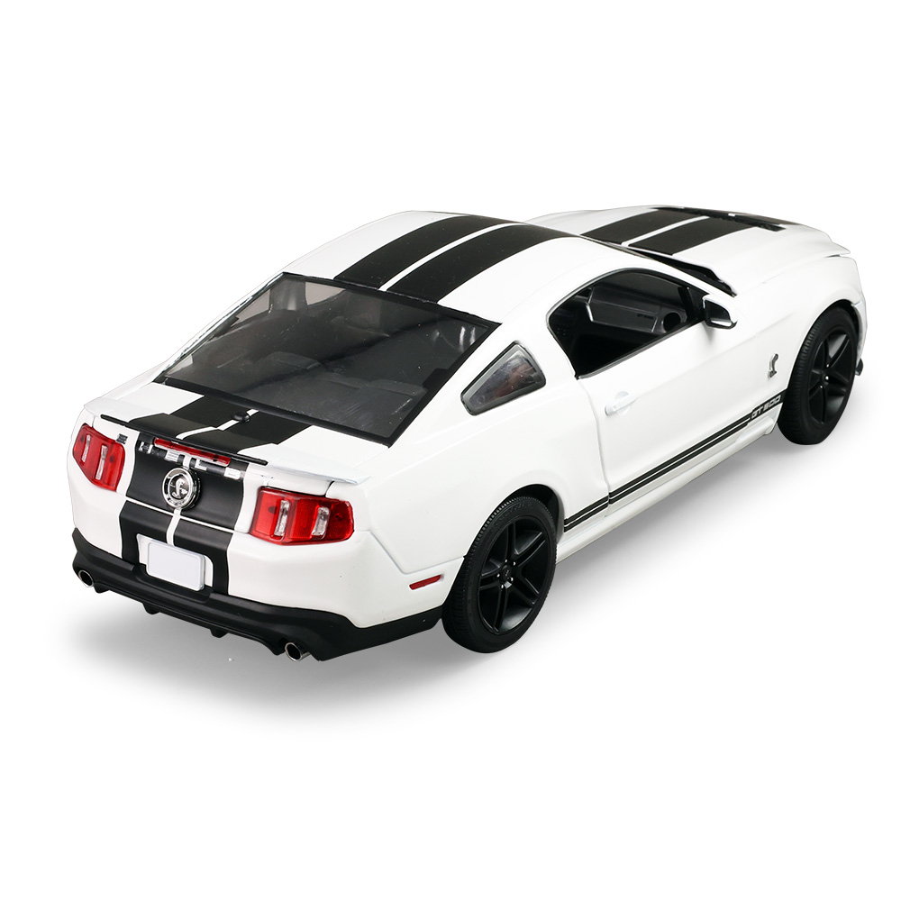 Shelby GT500 - 性能白配黑色条纹