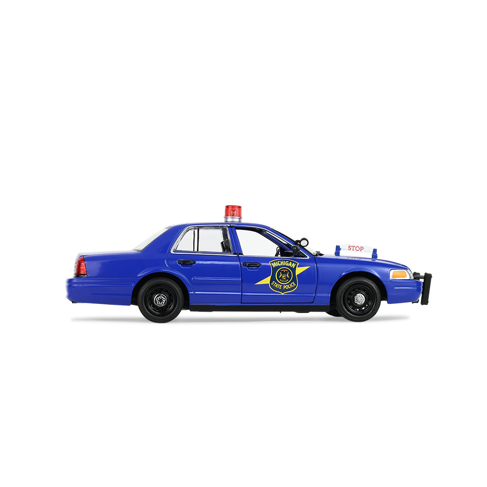 维多利亚皇冠警用拦截车 - 密歇根州警察局