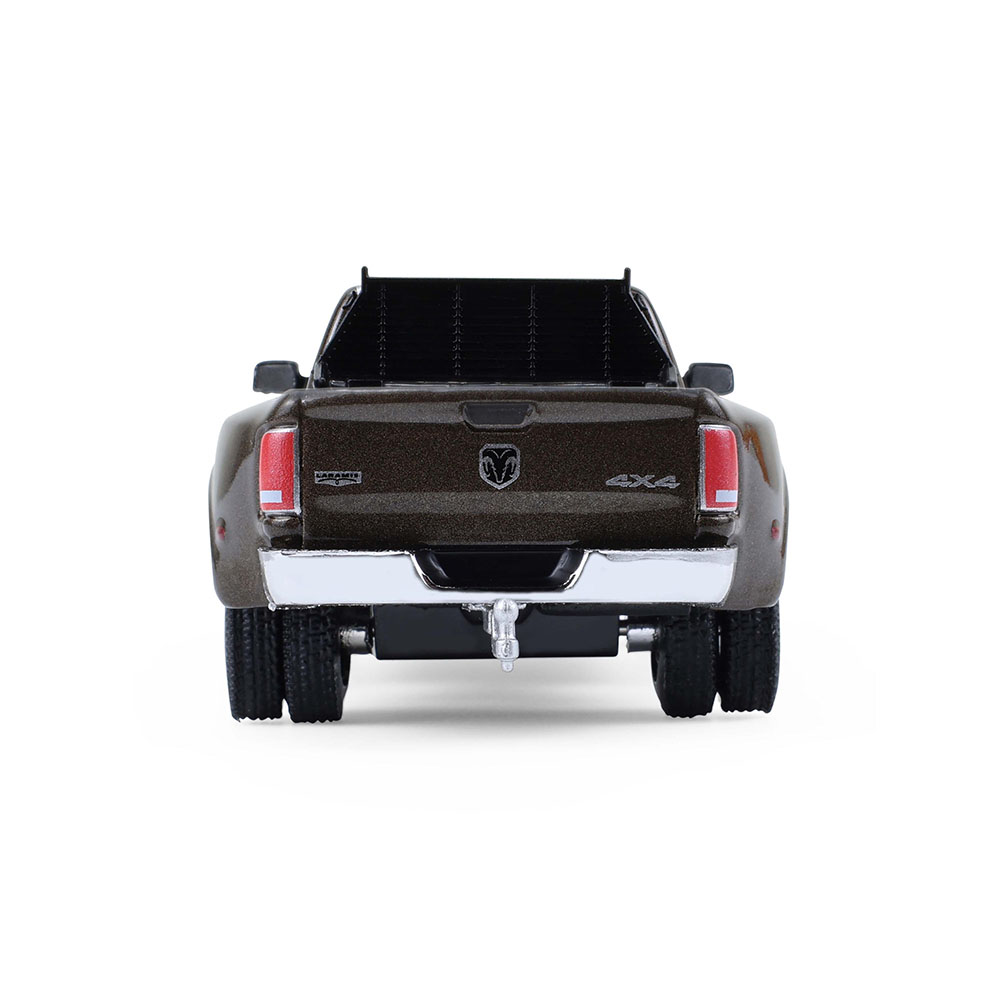 黄石（2018 - 持续更新中）- 约翰·达顿牧场主座驾3500 Laramie双后轮