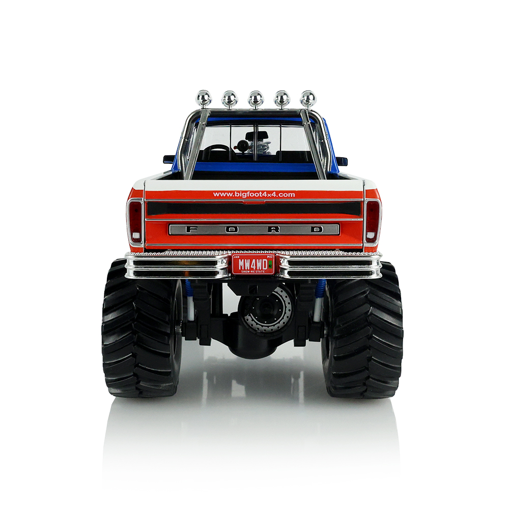 大脚怪 #1 - 1979 福特 F-250 怪兽卡车美国 250 周年纪念版，附 1:18 比例鲍勃·钱德勒站立人偶