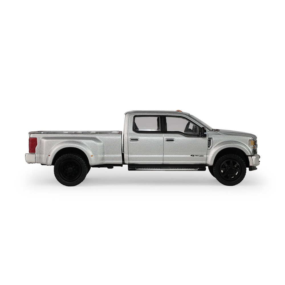 展厅臻选系列 8 - 2022 款福特 F-450 超级皮卡 - 标志性银色（全新模具）