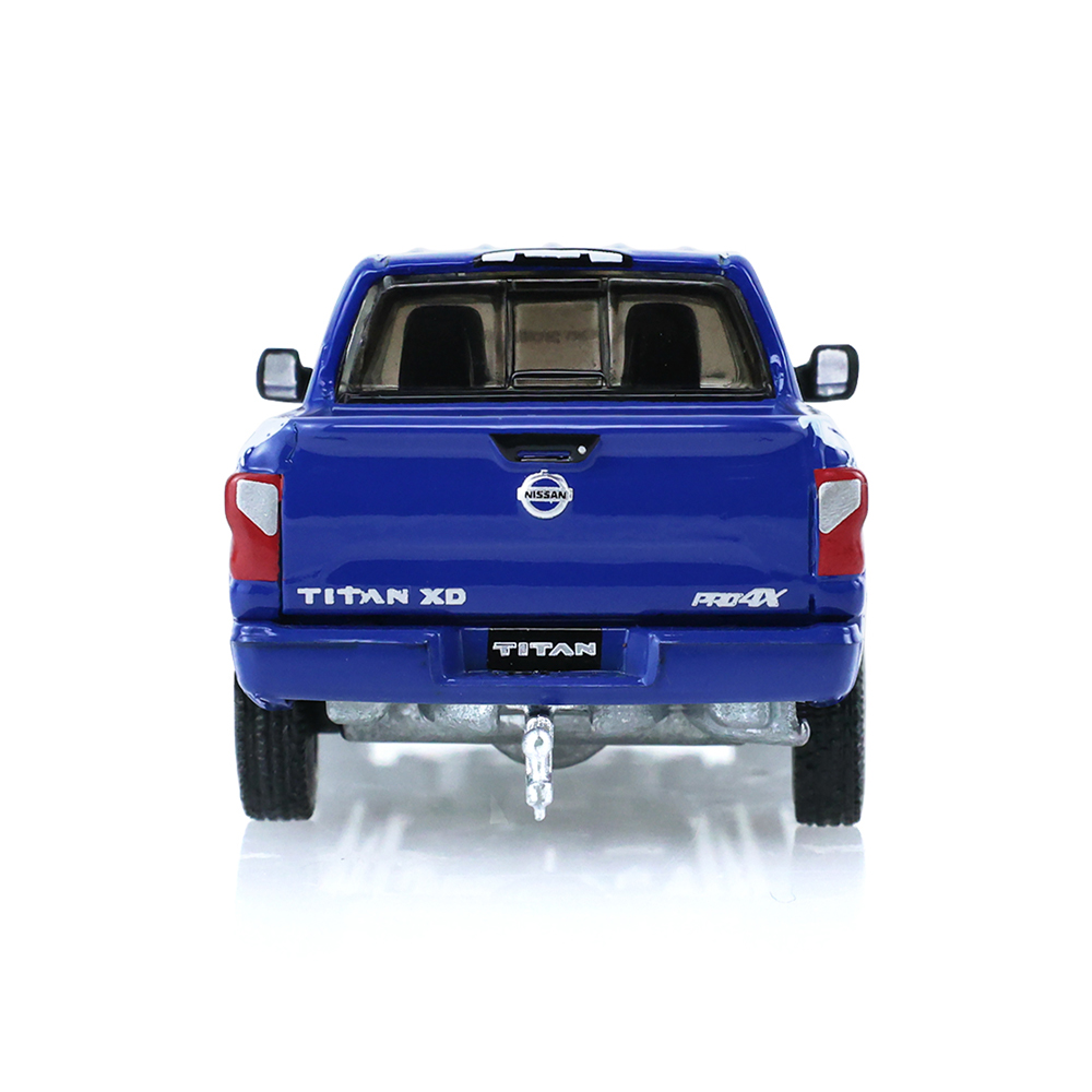 2018款日产 Titan  XD Pro-4X - 定制深蓝珍珠色，带牲畜拖车