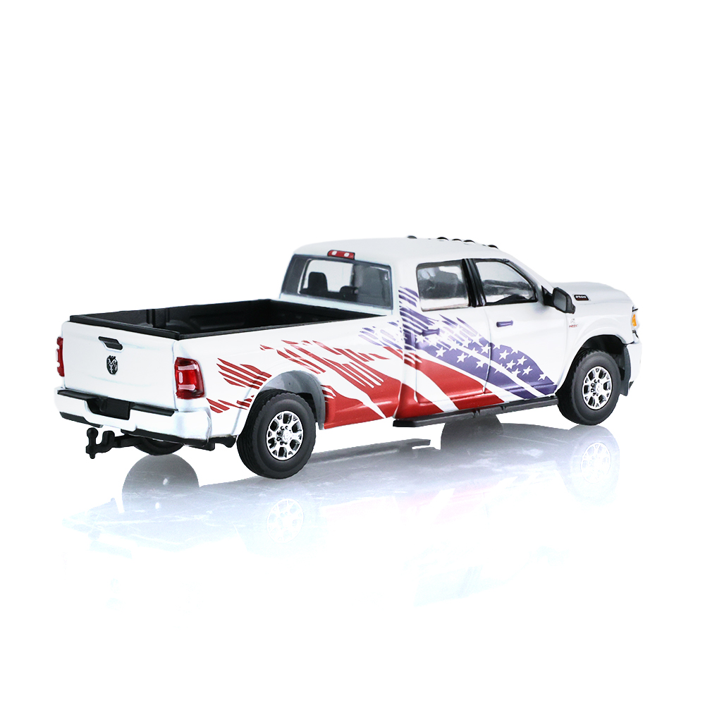 2024款Ram 2500 Laramie搭配2026款Airstream America 250 Edition