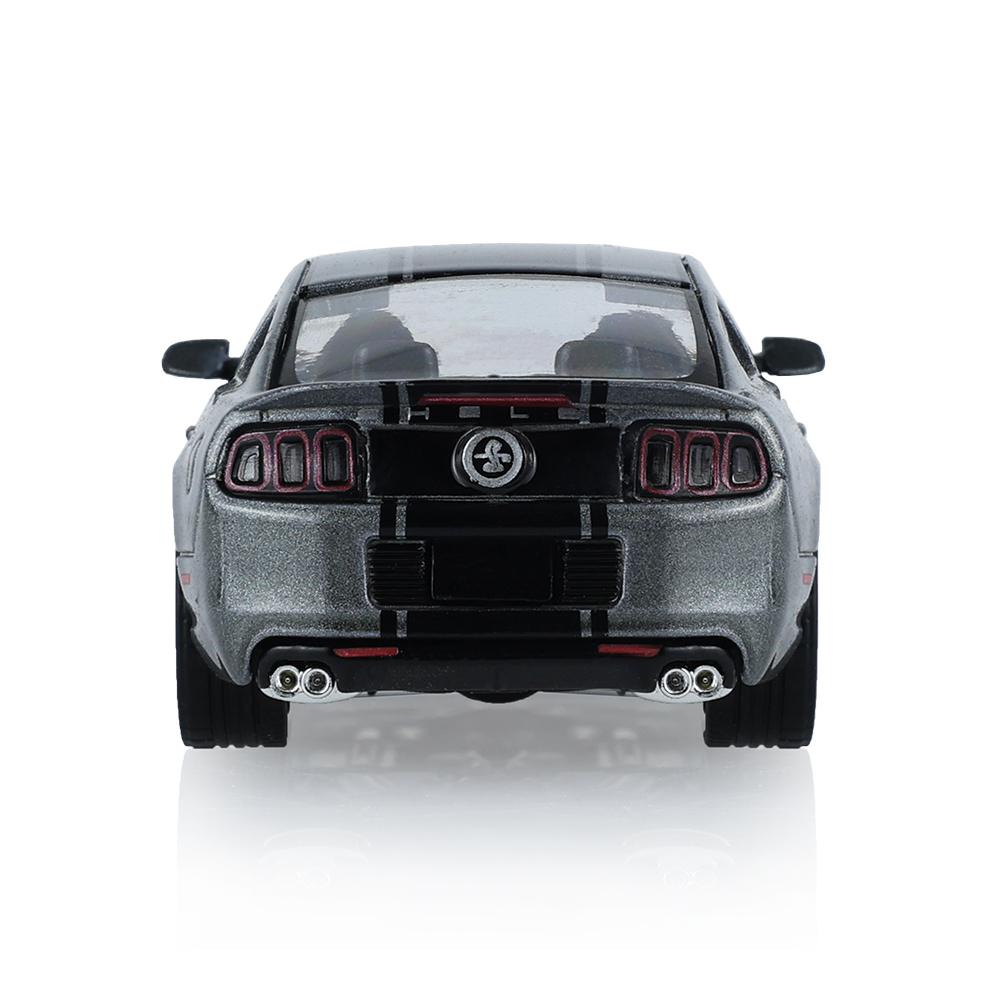 2013年福特野马GT-500，配备540R轮圈 - 斯特林灰色金屬漆