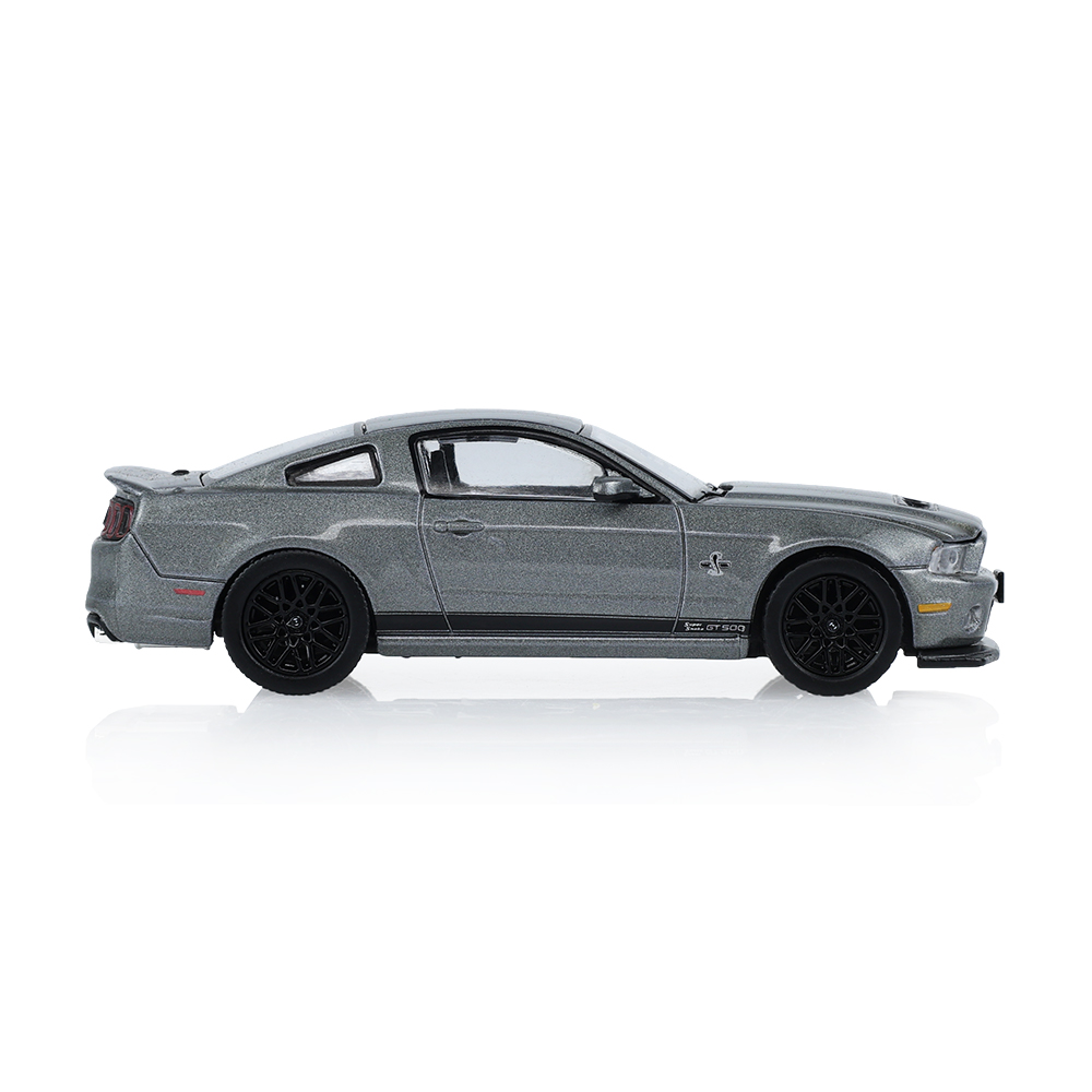 2013年福特野马GT-500，配备540R轮圈 - 斯特林灰色金屬漆