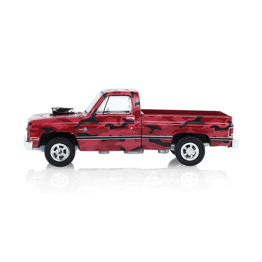 1985 年雪佛兰 Silverado，发动机损坏 - 红色迷彩