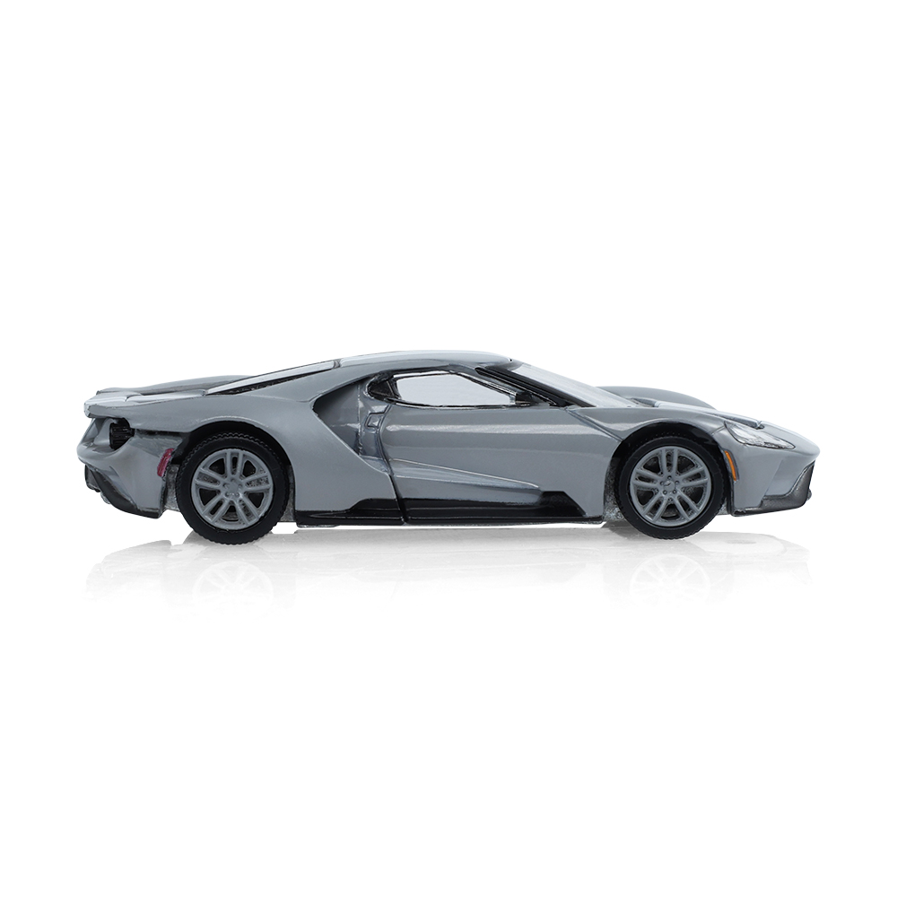 2014款 国际杜拉斯塔 4400 与 2017款 Ford GT —— 液态灰配白条纹